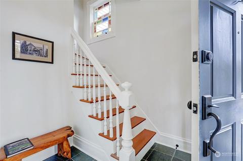 2204 E John St, Seattle, WA 98112 photo 3