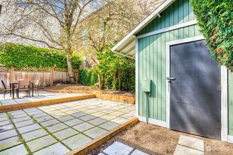 2204 E John St, Seattle, WA 98112 photo 24