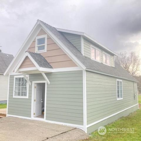 209 N 2nd St, Pe Ell, WA 98572
