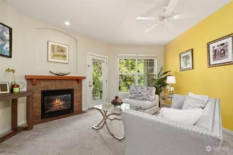 4313 Issaquah Pine Lake Rd SE #210, Sammamish, WA 98075