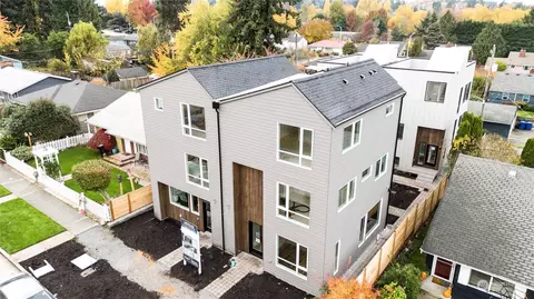 9223 A 25th Ave SW, Seattle, WA 98106