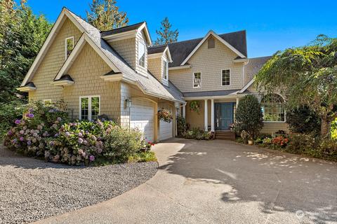 7495 NE Carene Ln, Bainbridge Island, WA 98110