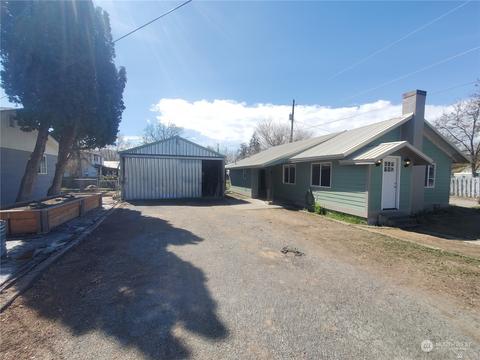 11 5th Ave W, Omak, WA 98841
