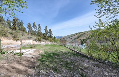 4044 Yaksum Canyon Rd, Cashmere, WA 98815