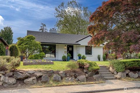 2105 Wolfe Pl W, Seattle, WA 98199