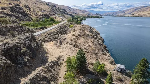 13740 State Route 2 #B, East Wenatchee, WA 98802