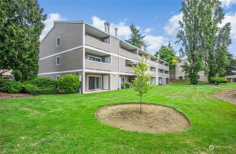 12423 NE 131st Ct #E-101, Kirkland, WA 98034