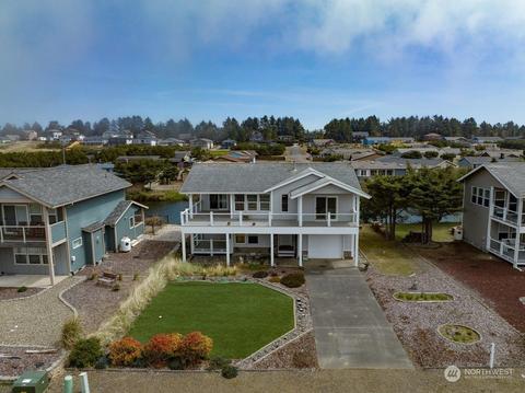 32406 G St, Ocean Park, WA 98640