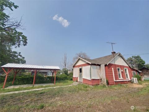 723 Index St, Omak, WA 98841