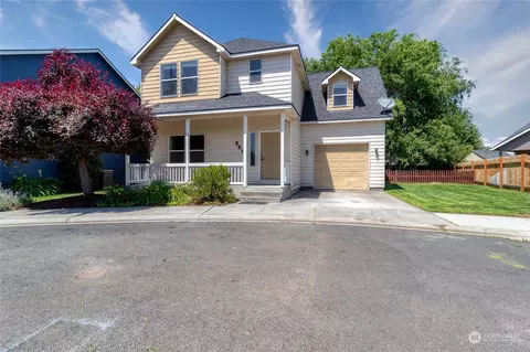 251 NW Ruby Ln, College Place, WA 99324