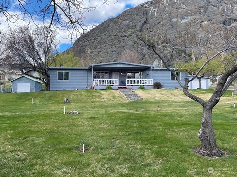 2104 Highland Dr, Oroville, WA 98844