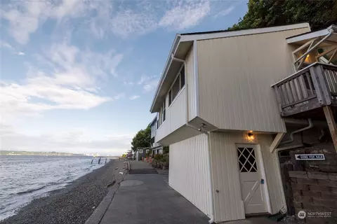 11149 Rolling Bay Walk NE, Bainbridge Island, WA 98110