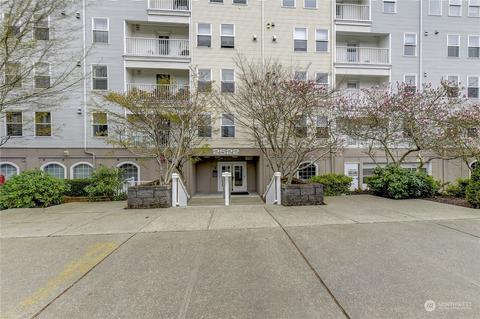2522 Rucker Ave #402, Everett, WA 98201