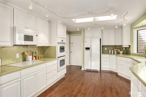 23722 Lake Dr E, Bothell, WA 98021 photo 15