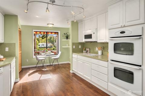 23722 Lake Dr E, Bothell, WA 98021 photo 14