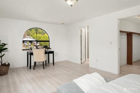 23722 Lake Dr E, Bothell, WA 98021 photo 18
