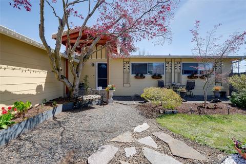 1702 N Narrows Dr, Tacoma, WA 98406