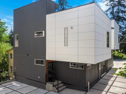 2810 SW Genesee St #B, Seattle, WA 98126