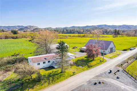 318 Oxbow Rd, Raymond, WA 98577