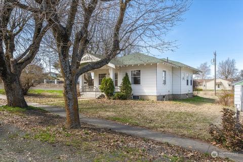 309 S 1st St, Harrington, WA 99134