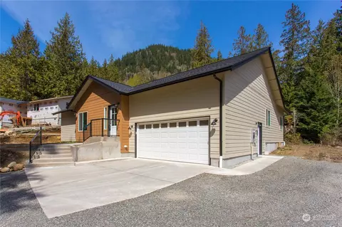 3078 Huckleberry Ln, Sedro Woolley, WA 98284