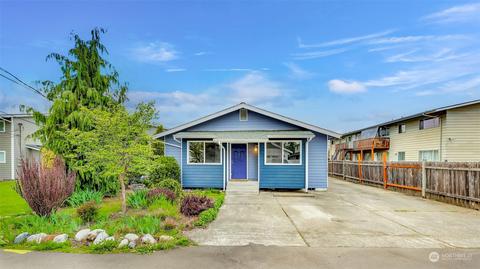 621 D St, Blaine, WA 98230