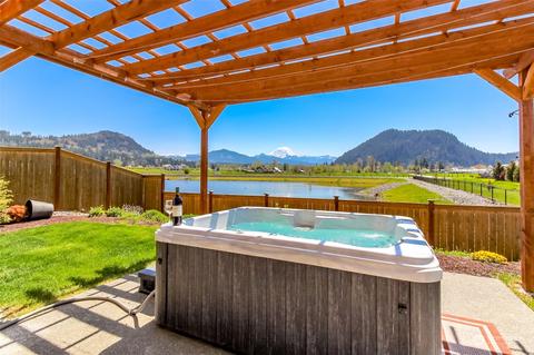502 Sigrist Dr E, Enumclaw, WA 98022