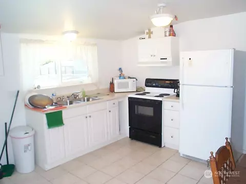 285 W Spruce St, Sequim, WA 98382 photo 7