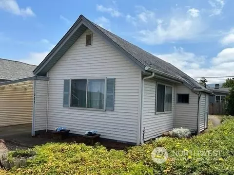 285 W Spruce St, Sequim, WA 98382 photo 2