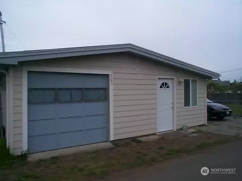 285 W Spruce St, Sequim, WA 98382 photo 6