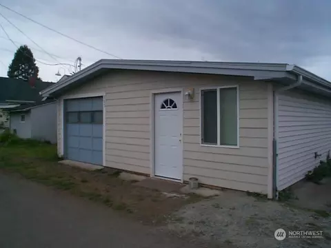 285 W Spruce St, Sequim, WA 98382 photo 5
