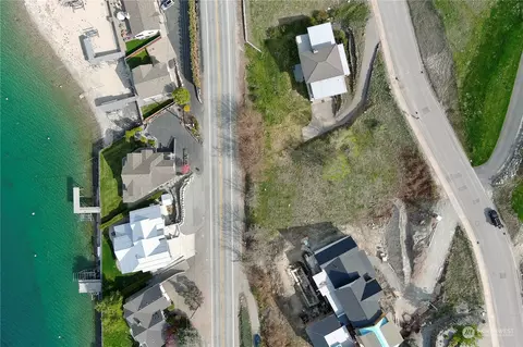 70 Grandview Ln, Chelan, WA 98816
