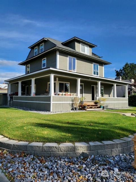 516 1st St, Wenatchee, WA 98801