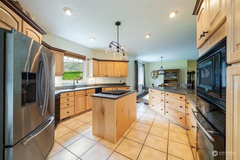 2420 Fairway Dr, Malaga, WA 98828 photo 6