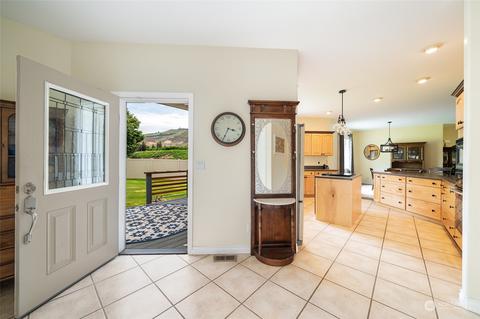 2420 Fairway Dr, Malaga, WA 98828 photo 4