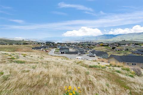 302 Burch Hollow Ln, Wenatchee, WA 98801