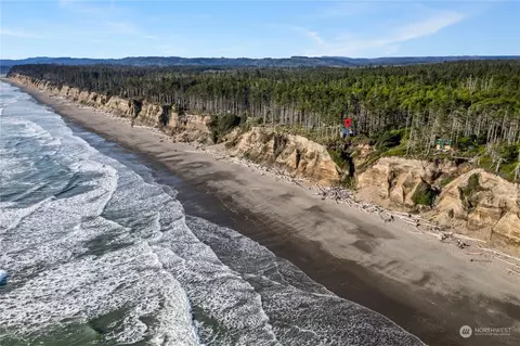 999 Cape Elizabeth Dr, Quinault, WA 98575