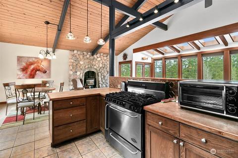 90 E Arellem Rd, Union, WA 98592 photo 5