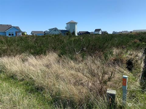 1403 E Ocean Shores Blvd SW, Ocean Shores, WA 98569