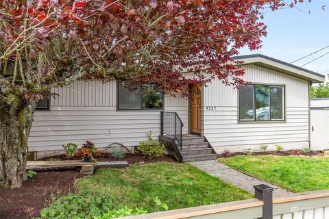 9227 10th Ave SW, Seattle, WA 98106