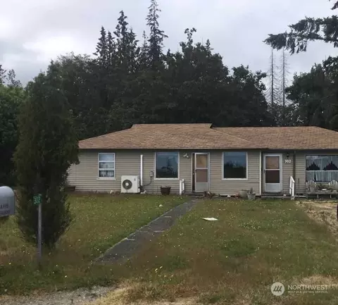 302 Avis St, Port Angeles, WA 98362