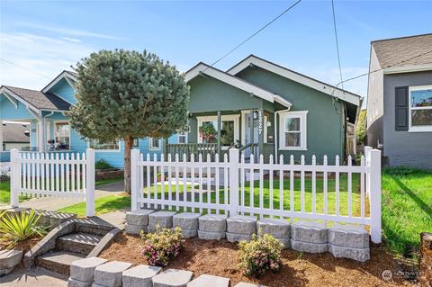 1227 10th St, Bremerton, WA 98337