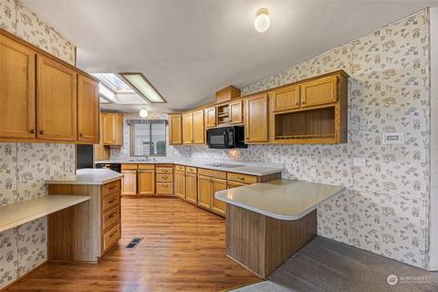 17035 Woodcrest Dr, Bothell, WA 98011 photo 7