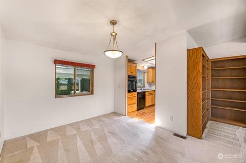 17035 Woodcrest Dr, Bothell, WA 98011 photo 16