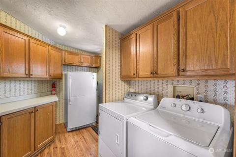 17035 Woodcrest Dr, Bothell, WA 98011 photo 24