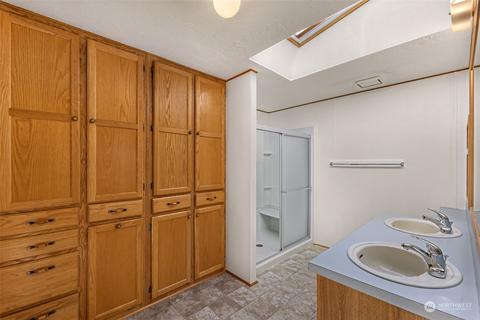 17035 Woodcrest Dr, Bothell, WA 98011 photo 13