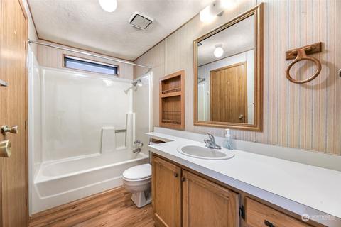 17035 Woodcrest Dr, Bothell, WA 98011 photo 21