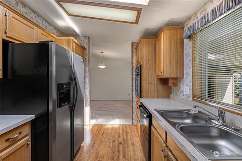 17035 Woodcrest Dr, Bothell, WA 98011 photo 9