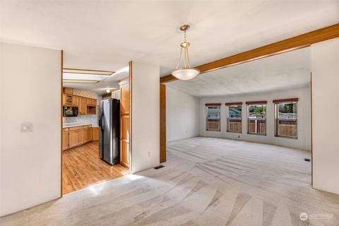 17035 Woodcrest Dr, Bothell, WA 98011 photo 12