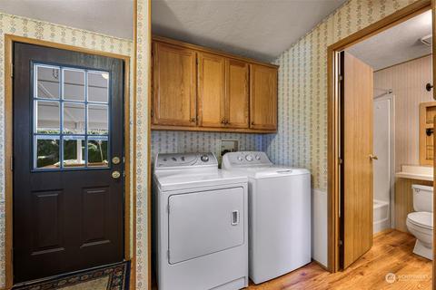 17035 Woodcrest Dr, Bothell, WA 98011 photo 23
